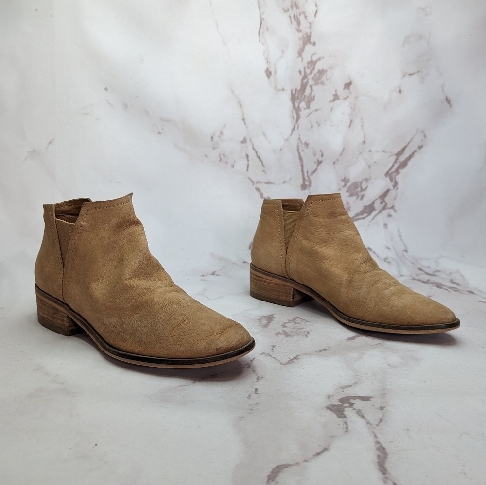 Dolce Vita Bootie Women 7 Ankle Nubuck Leather Brown Tan Chelsea Slip On Boot